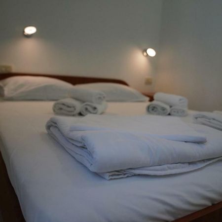 Sesar Apartments Krk - No. 2 Vinko Đảo Krk Ngoại thất bức ảnh