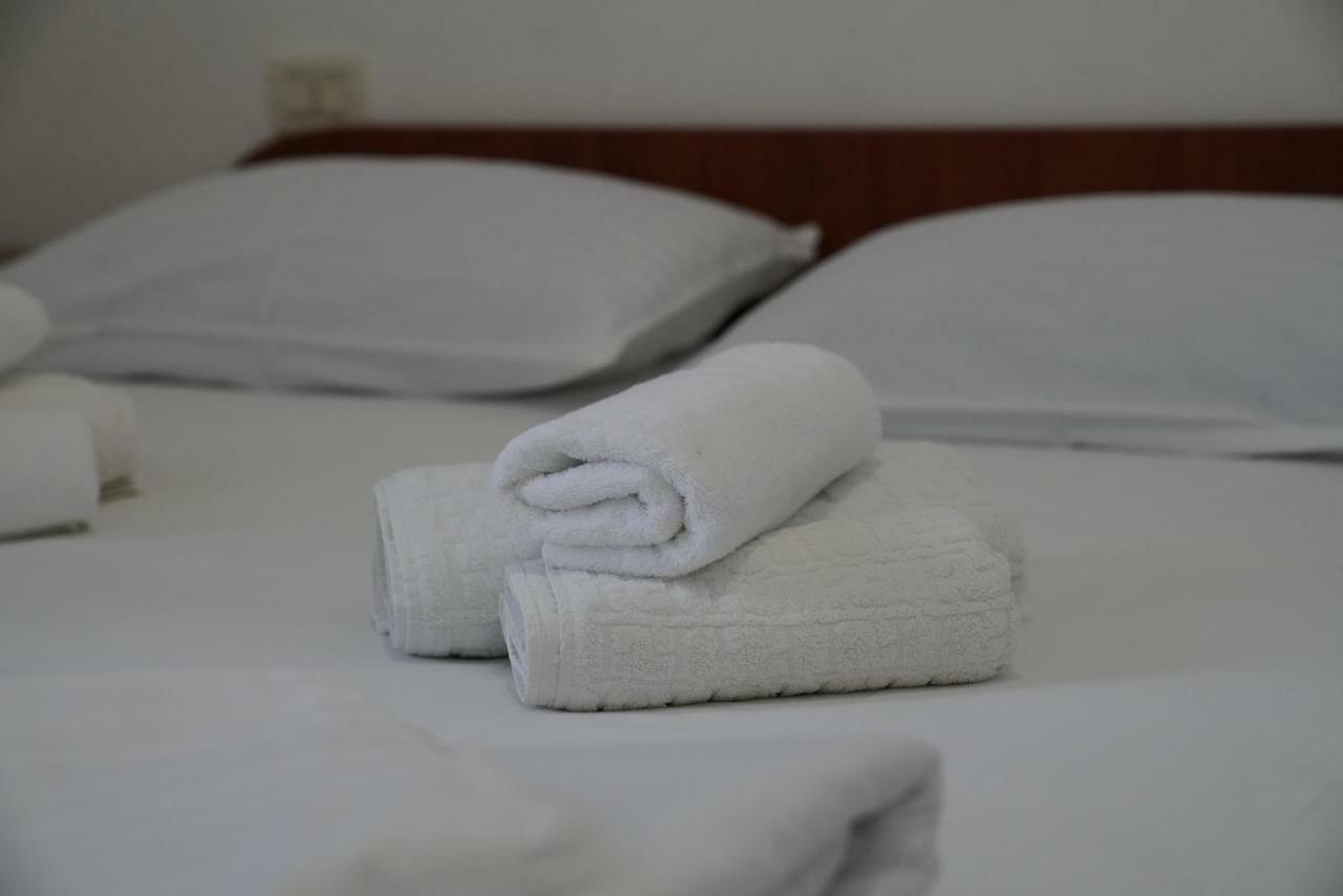 Sesar Apartments Krk - No. 2 Vinko Đảo Krk Ngoại thất bức ảnh