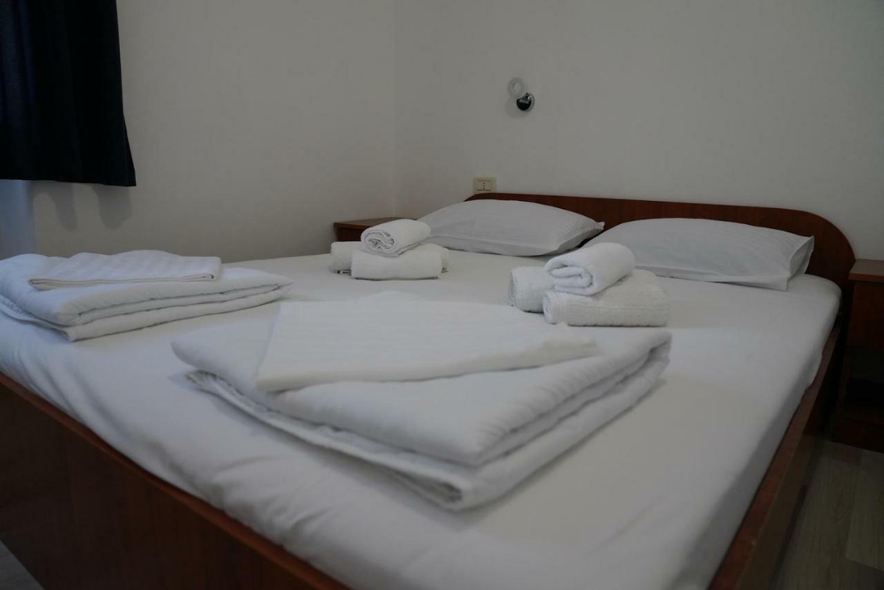 Sesar Apartments Krk - No. 2 Vinko Đảo Krk Ngoại thất bức ảnh