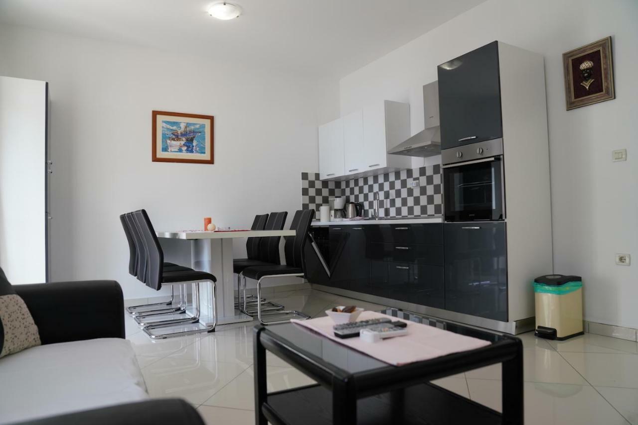 Sesar Apartments Krk - No. 2 Vinko Đảo Krk Ngoại thất bức ảnh